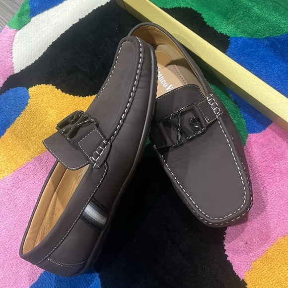 Gently used shoes loafers for men 100% authentic looks like new - Picture 4 of 8